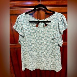 Cato size XL teal green/ beige print top with bow detail on back